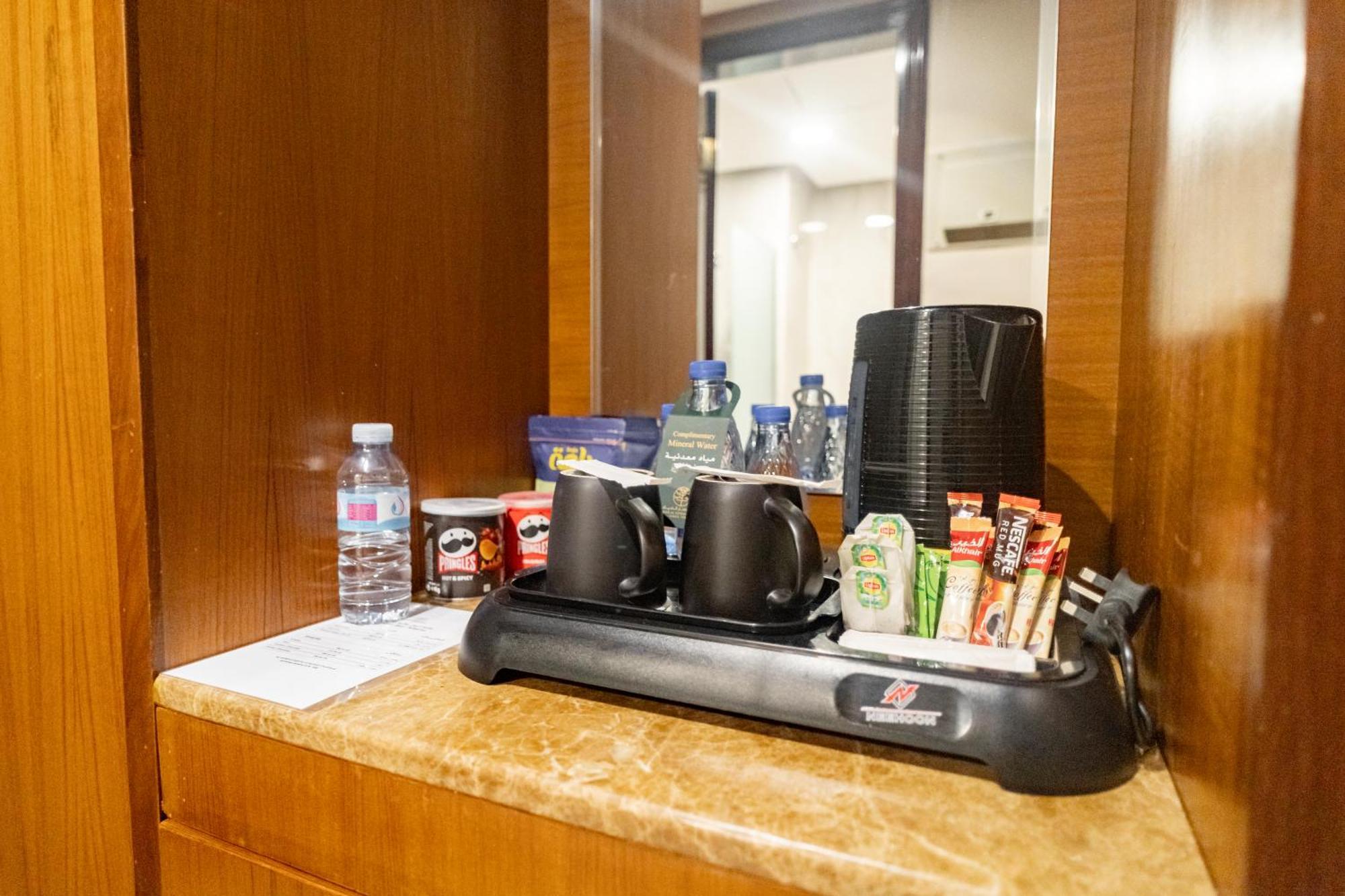 होटल Emaar Elite Al Madina Hotel 3*